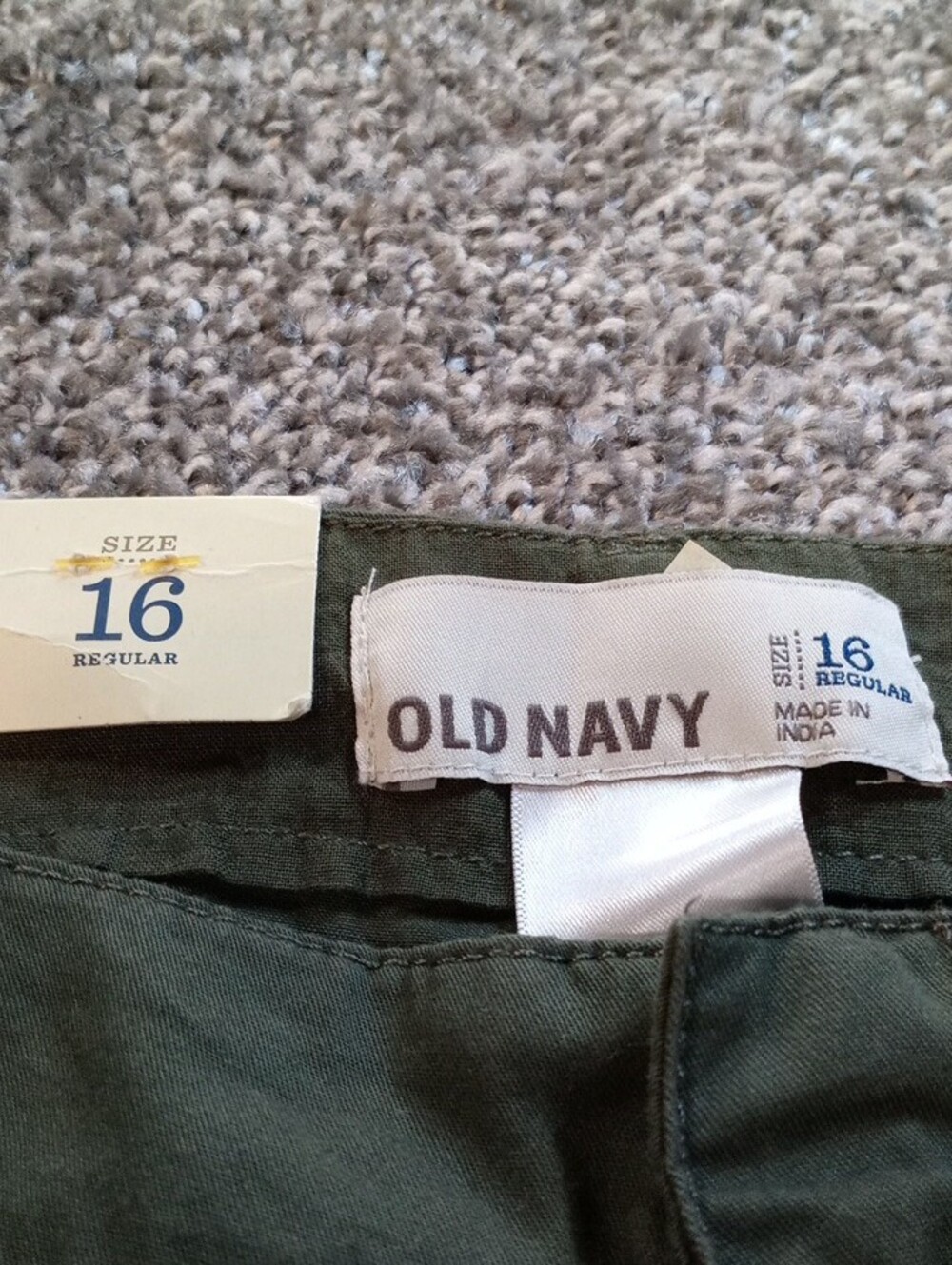 Women's Size 16 Old Navy  Olive Cargo Pants - Picture 2 of 10
